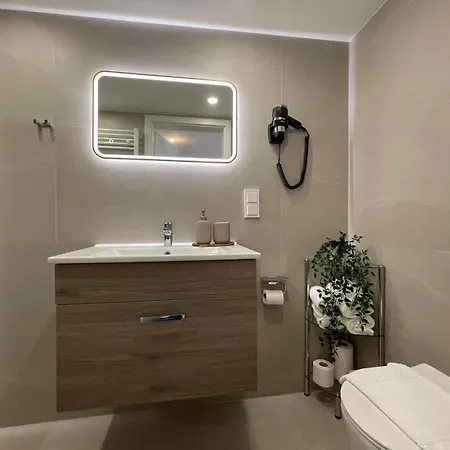 Five - Premium With King Size Bed, Kitchen, Ac, Close To Air Base * Ramstein-Miesenbach
