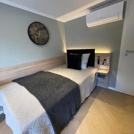 Five - Premium With King Size Bed, Kitchen, Ac, Close To Air Base 아파트 람스타인-미젠바흐