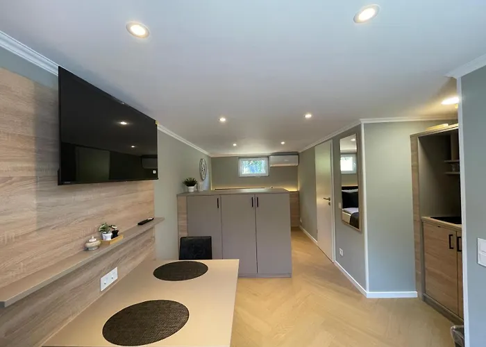 Five - Premium With King Size Bed, Kitchen, Ac, Close To Air Base * 람스타인-미젠바흐