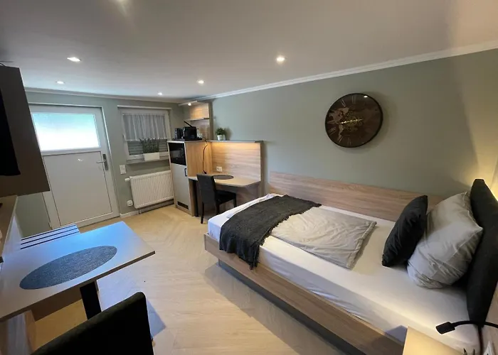 Appartamento Five - Premium With King Size Bed, Kitchen, Ac, Close To Air Base Ramstein-Miesenbach