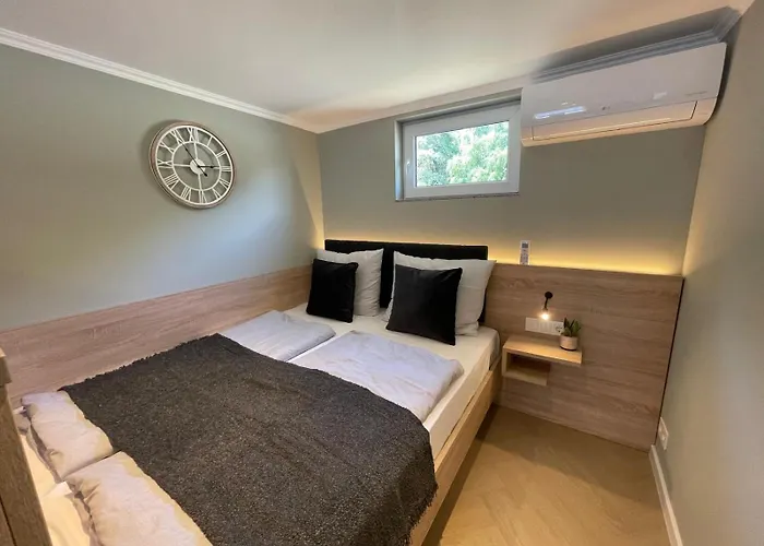 Five - Premium With King Size Bed, Kitchen, Ac, Close To Air Base Appartamento *